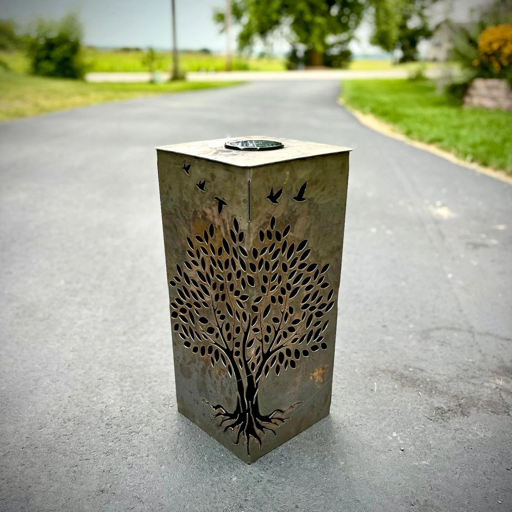Basswood Tree Steel Luminary Pillar - Image 4