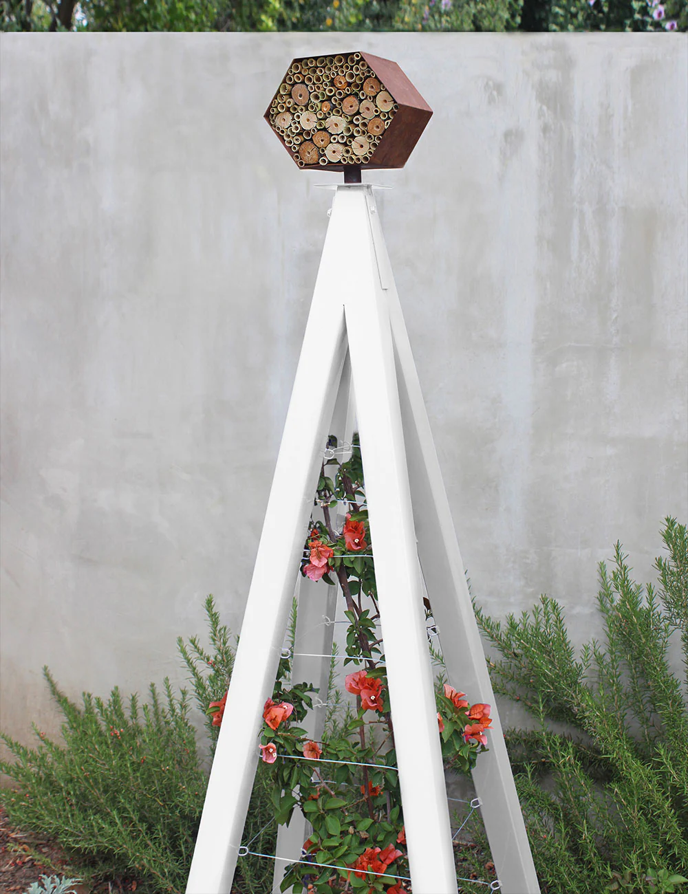 Bee Bungalow with Trellis - Image 7