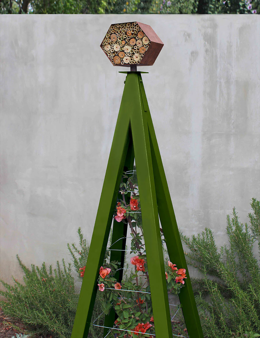 Bee Bungalow with Trellis - Image 8