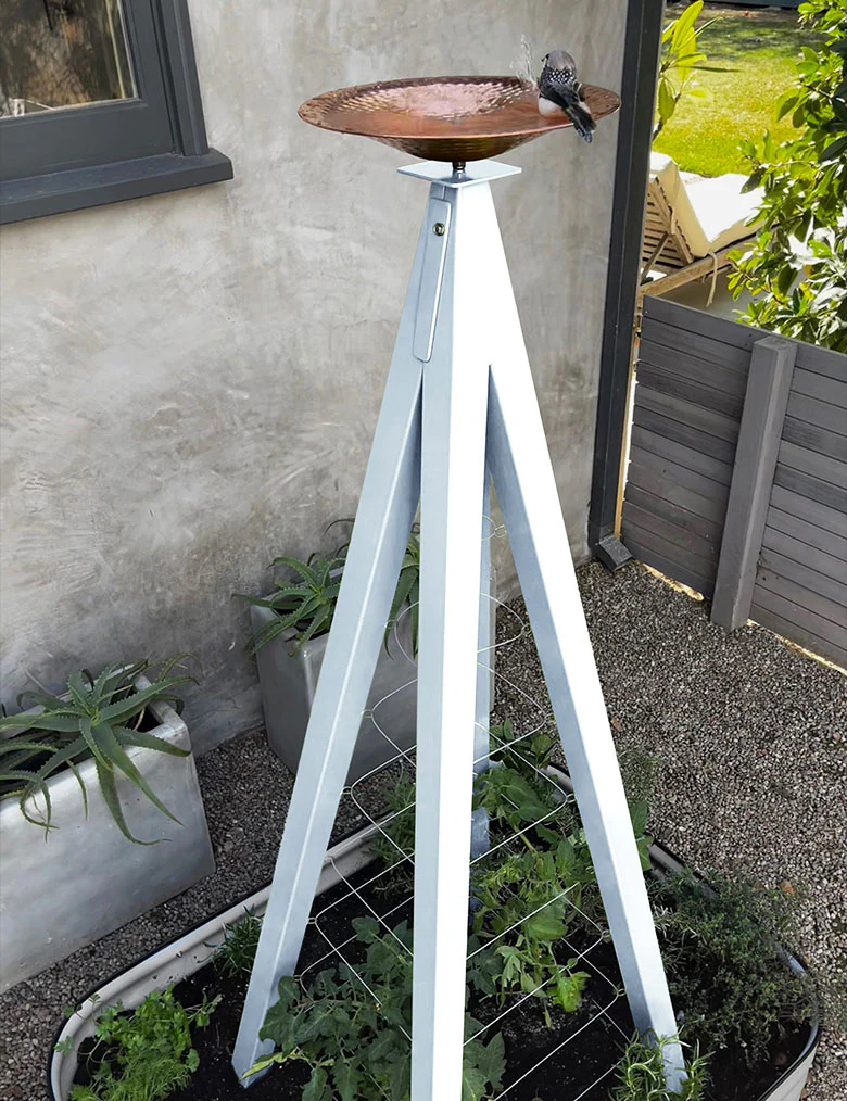 Bird Bath with Trellis - Image 5