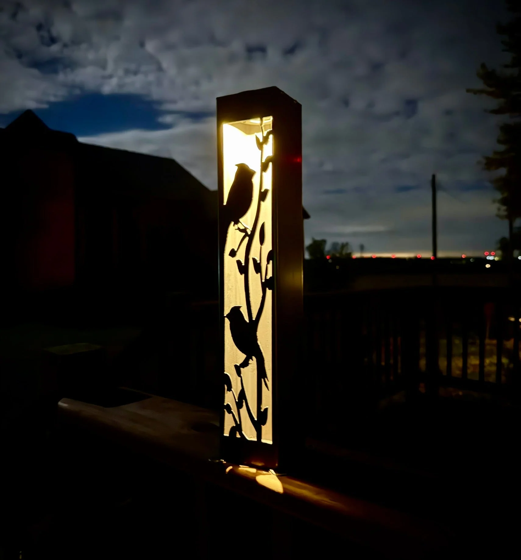 Cardinal at Dusk Luminary Pillar w/ Solar Cap | Steel - Image 4
