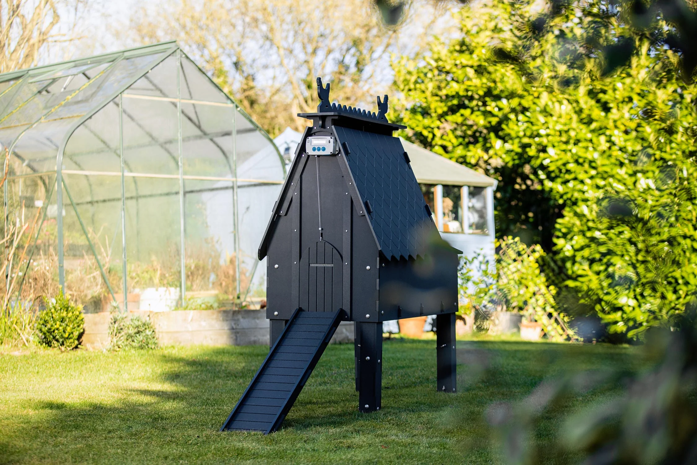 ChickenGuard Pro with Self-Locking Door Kit - Image 7