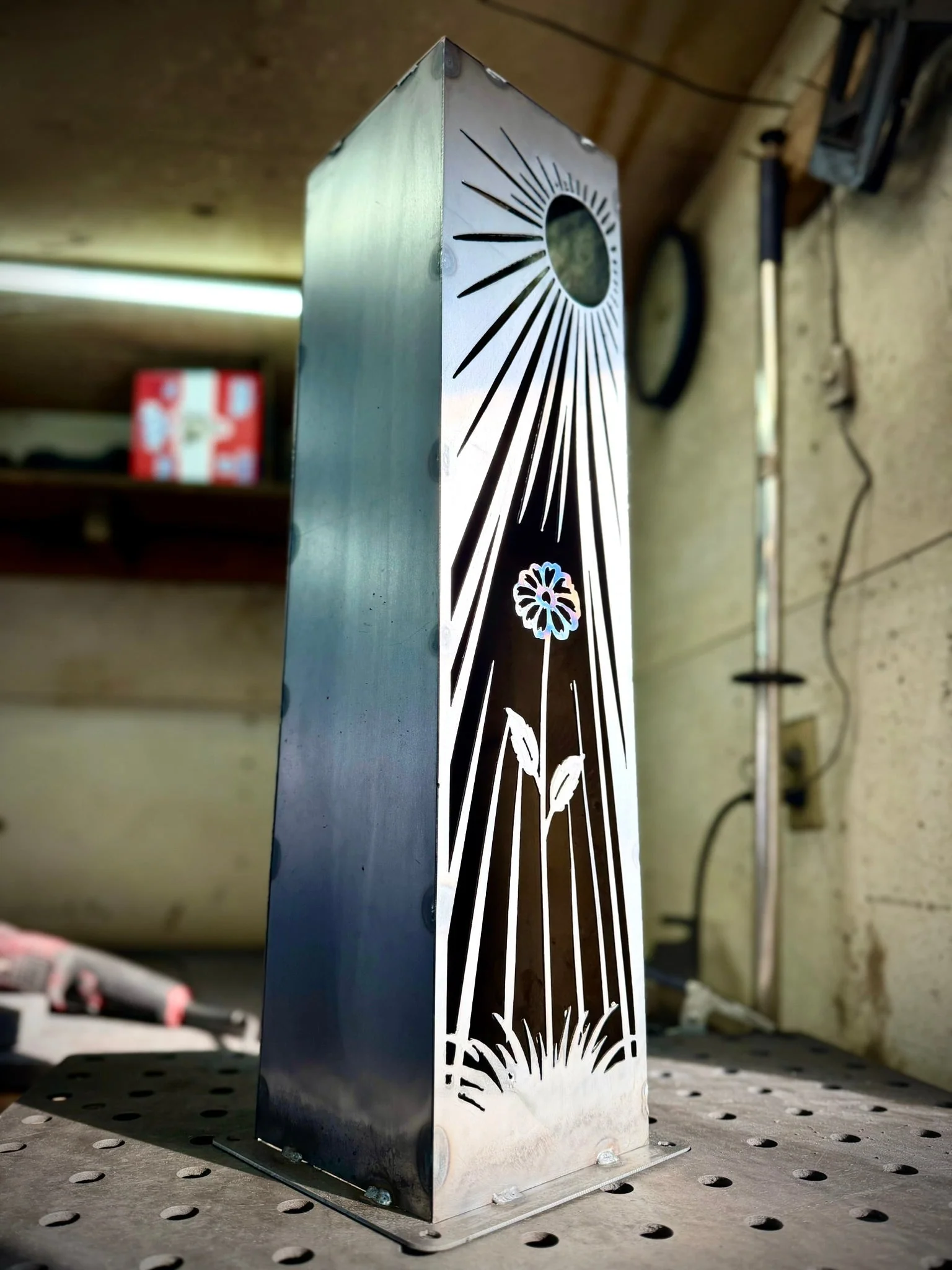 Daybreak Bloom Solar Luminary Pillar | Steel - Image 3