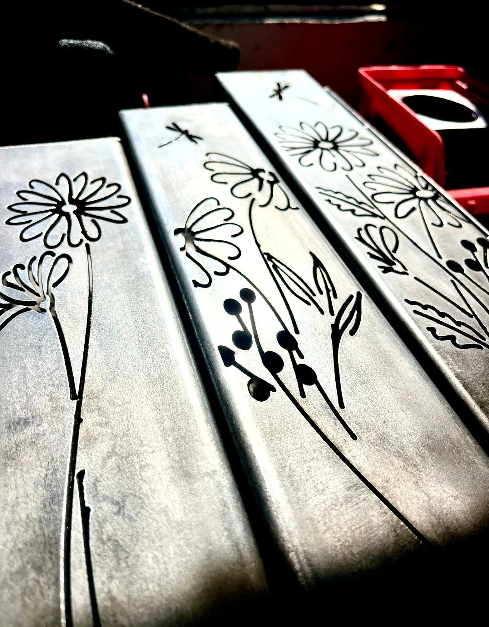 Glowing Daisies Luminary Pillars w/ Solar Cap - Image 4