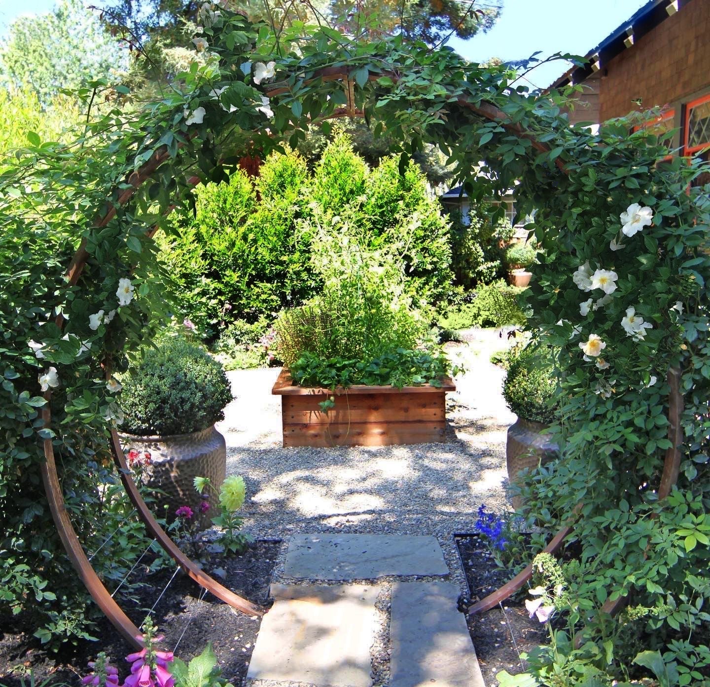 Gracie Modern Arbor - Image 15