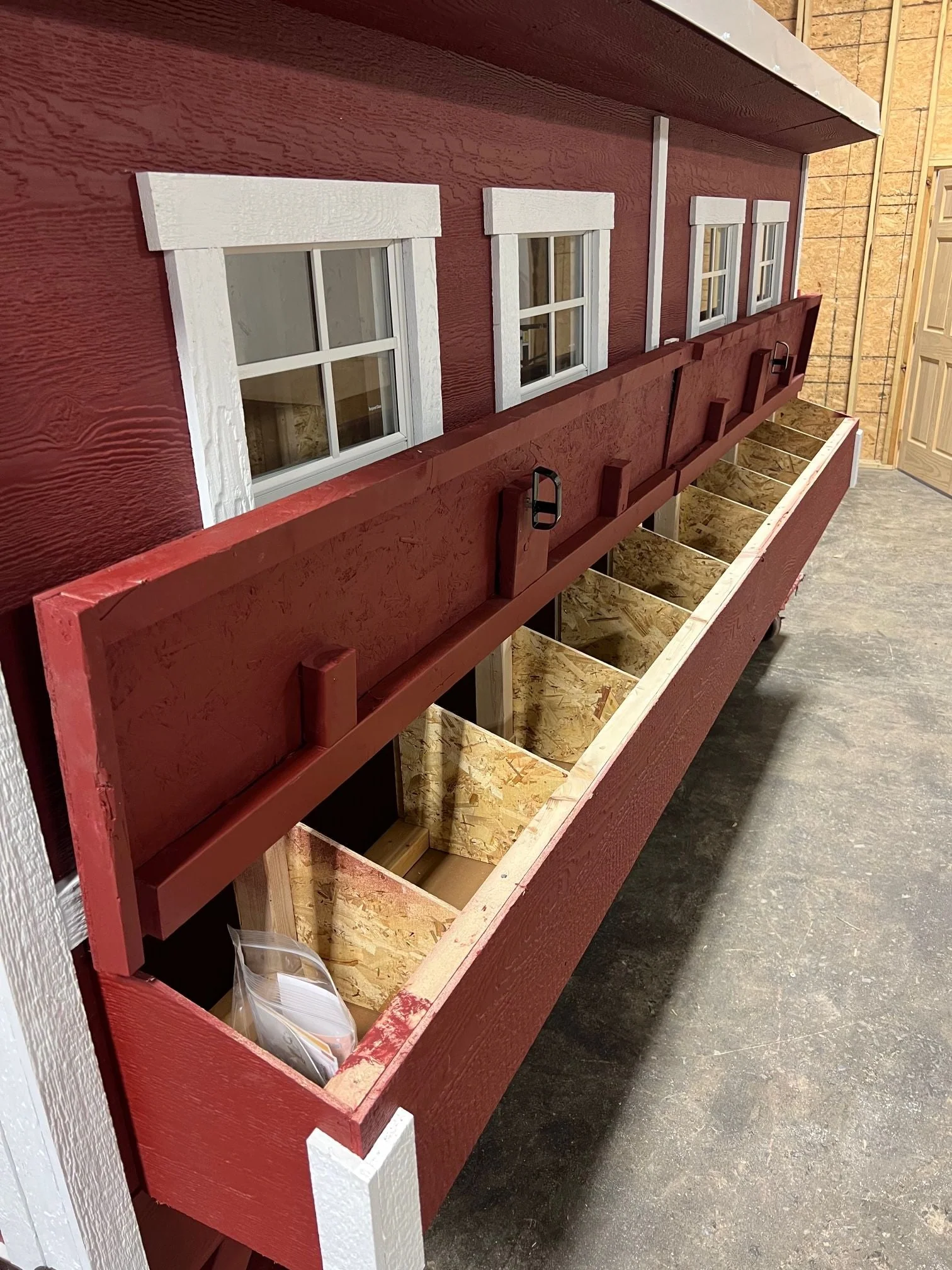 Jumbo Chicken Coop - Up to 30 Chickens - Image 6