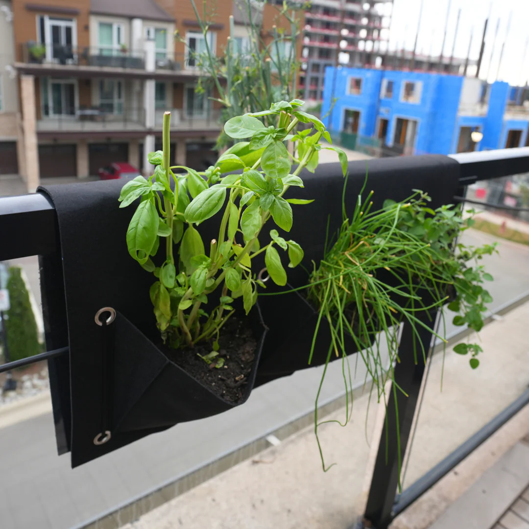 Railing Garden Pouches - Image 3