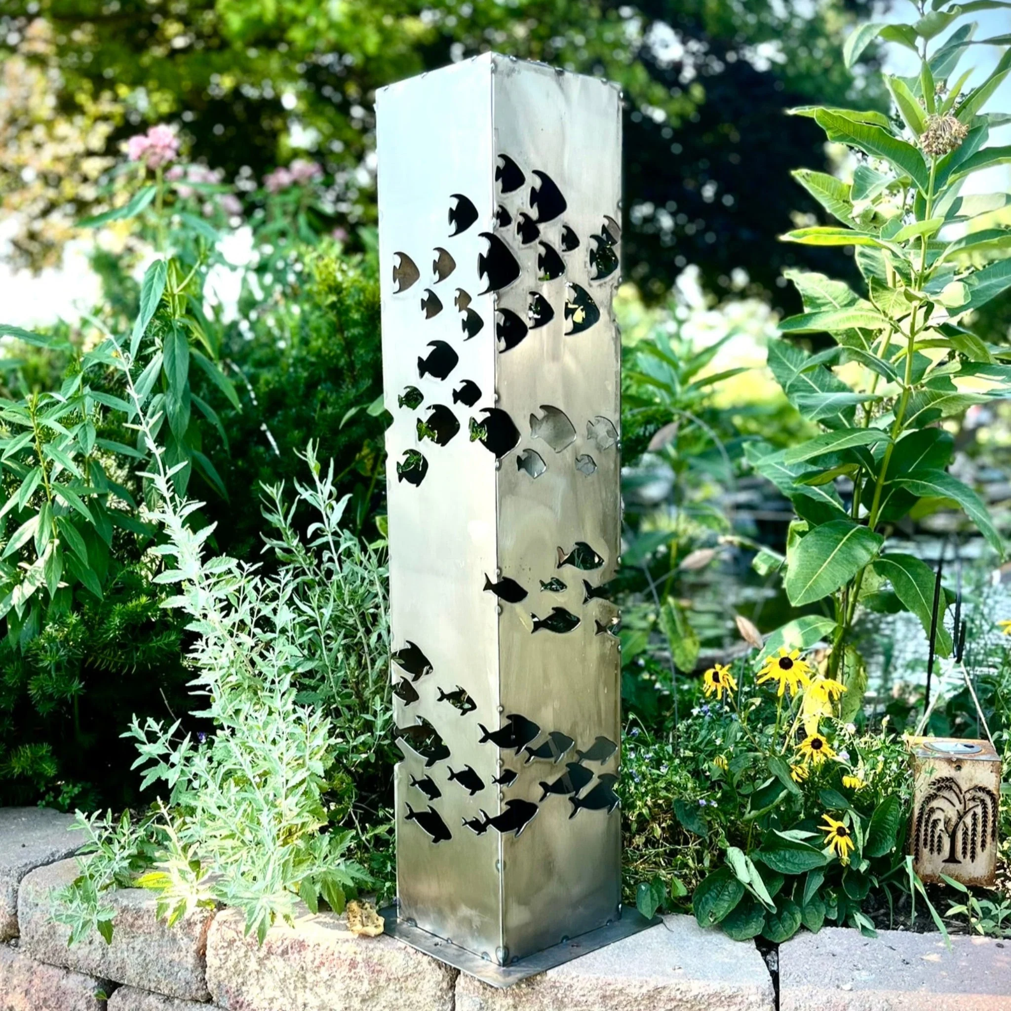 School of Fish Luminary Pillar | 30-inch