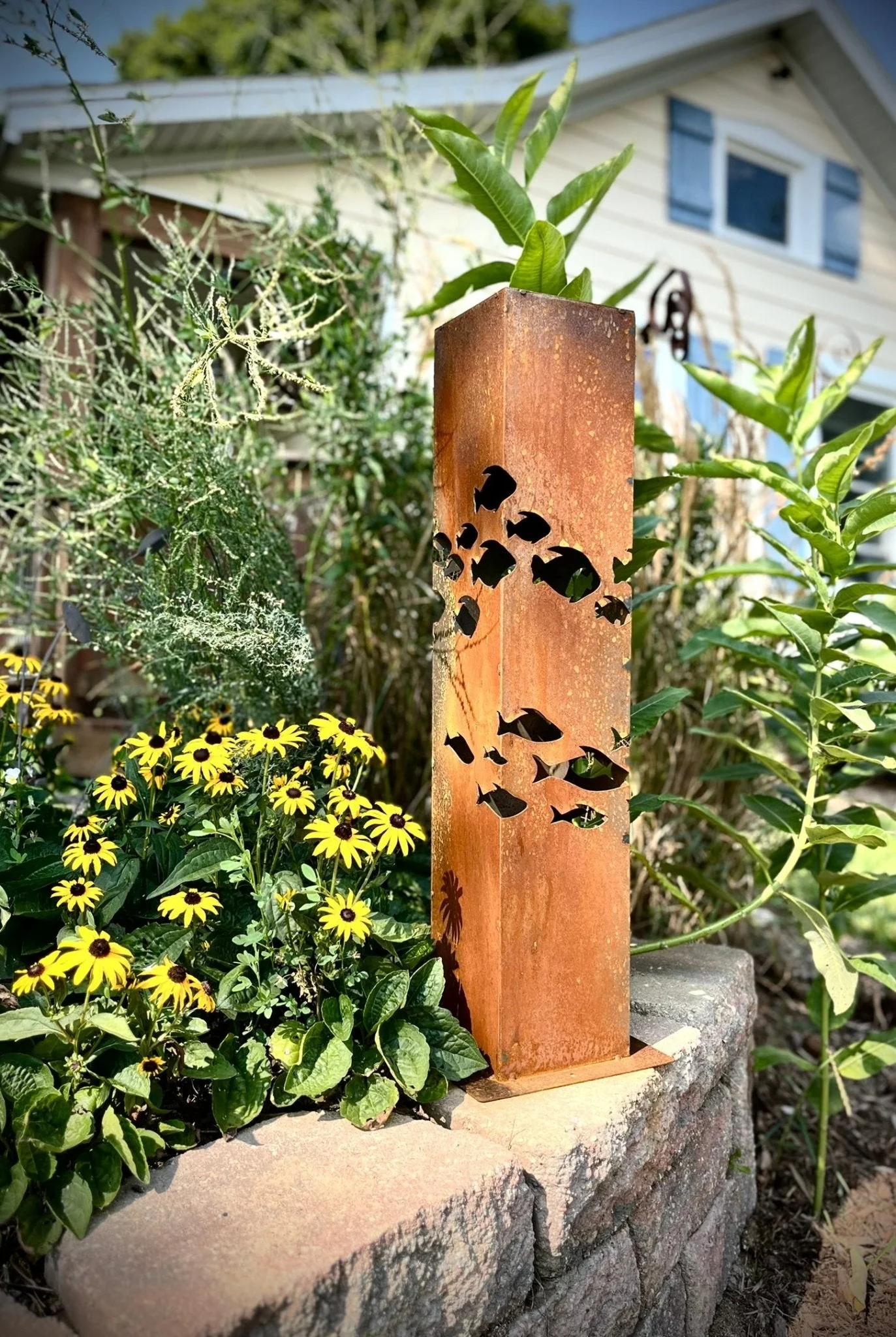 School of Fish Luminary Pillar | 30-inch - Image 10