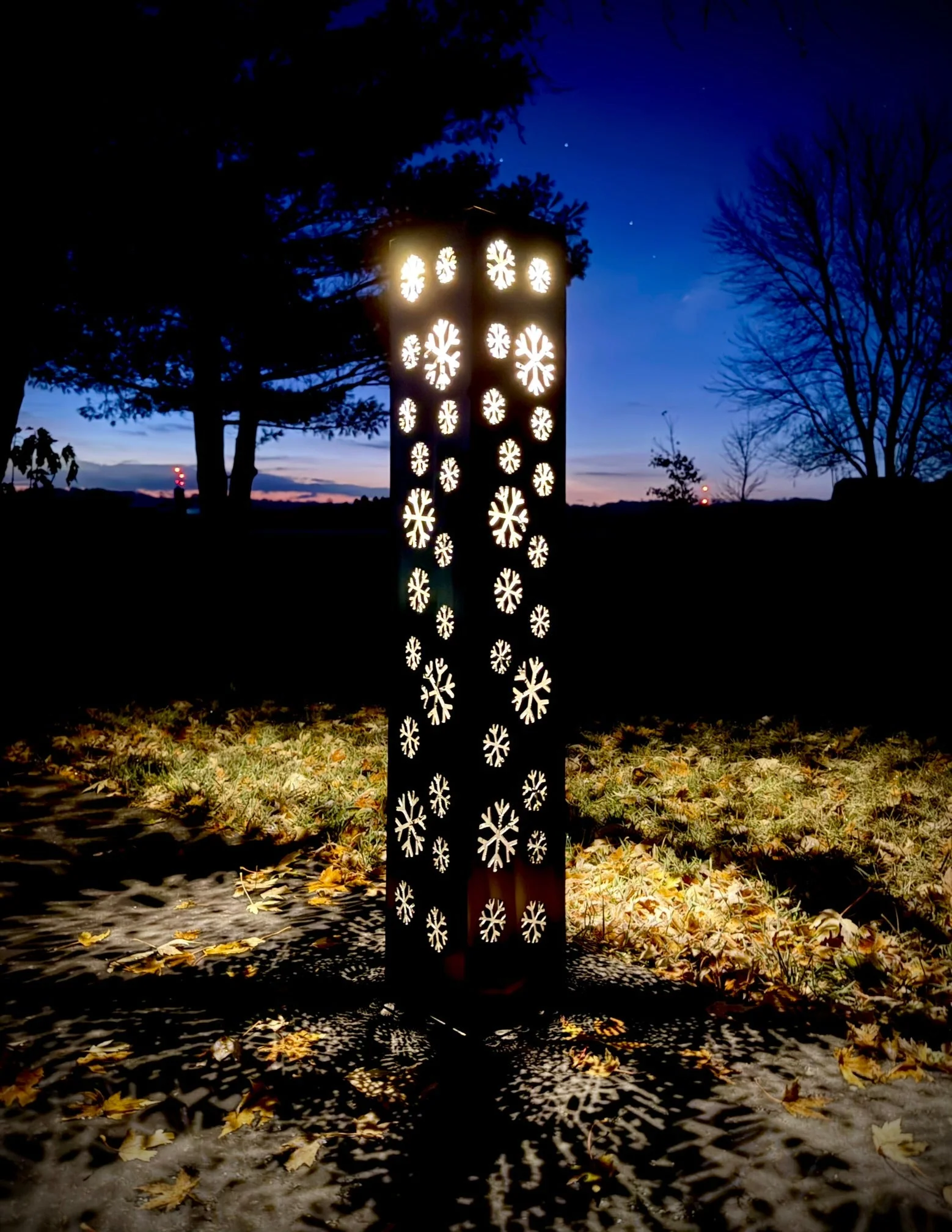 Snowflake Steel Solar Luminary Pillar | Multiple Sizes - Image 3