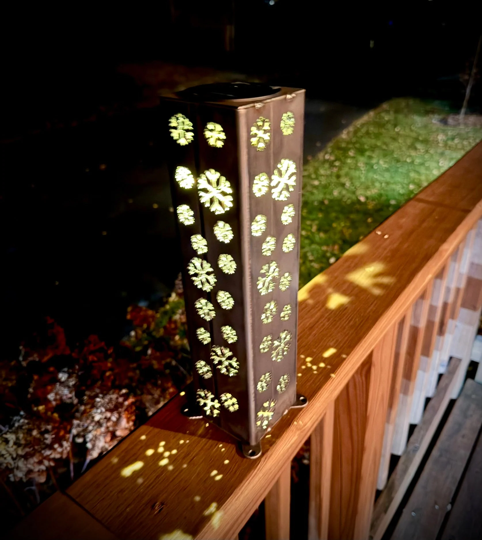 Snowflake Steel Solar Luminary Pillar | Multiple Sizes - Image 4