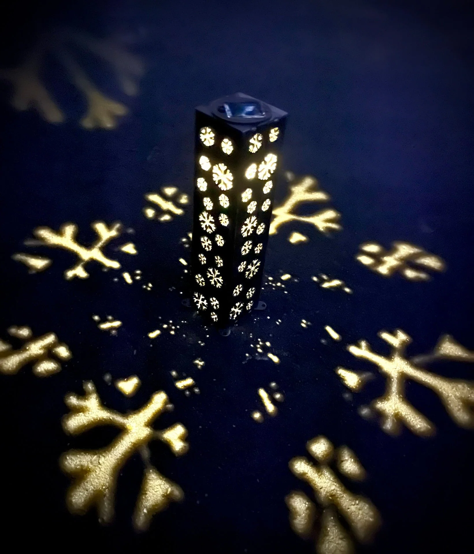 Snowflake Steel Solar Luminary Pillar | Multiple Sizes - Image 5