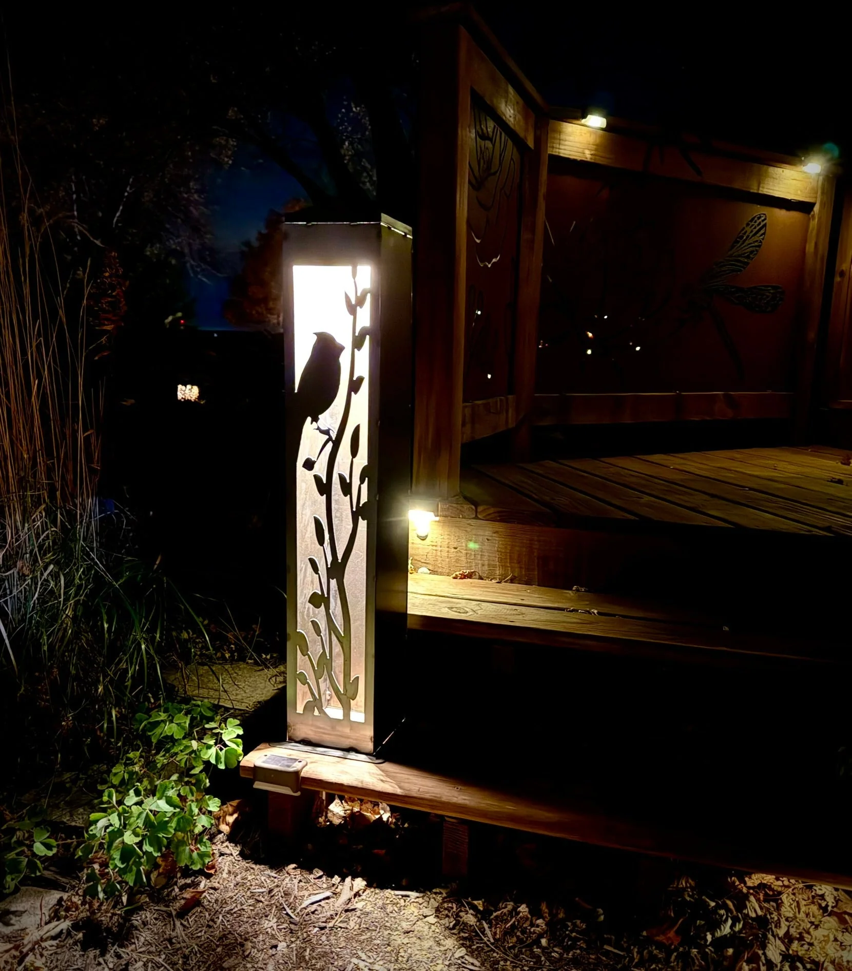 XL Cardinal at Dusk Luminary Pillar w/ Solar Cap | Steel - Image 2