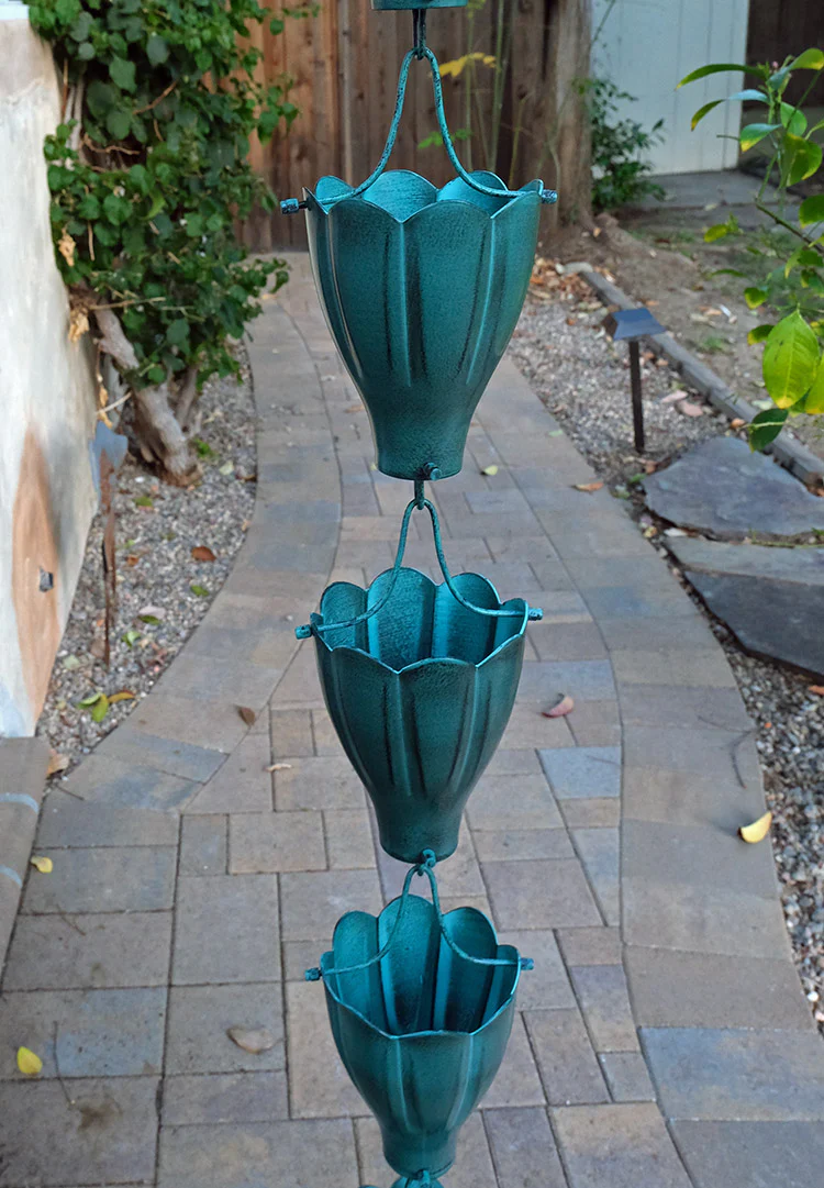XL Scallop Cups Rain Chain - Image 10