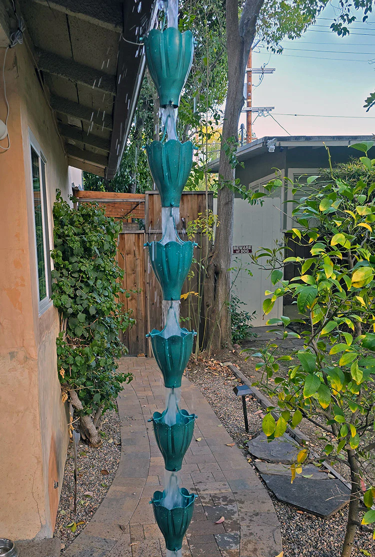 XL Scallop Cups Rain Chain - Image 12