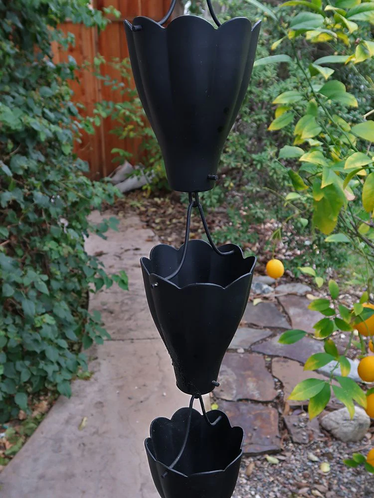 XL Scallop Cups Rain Chain - Image 8