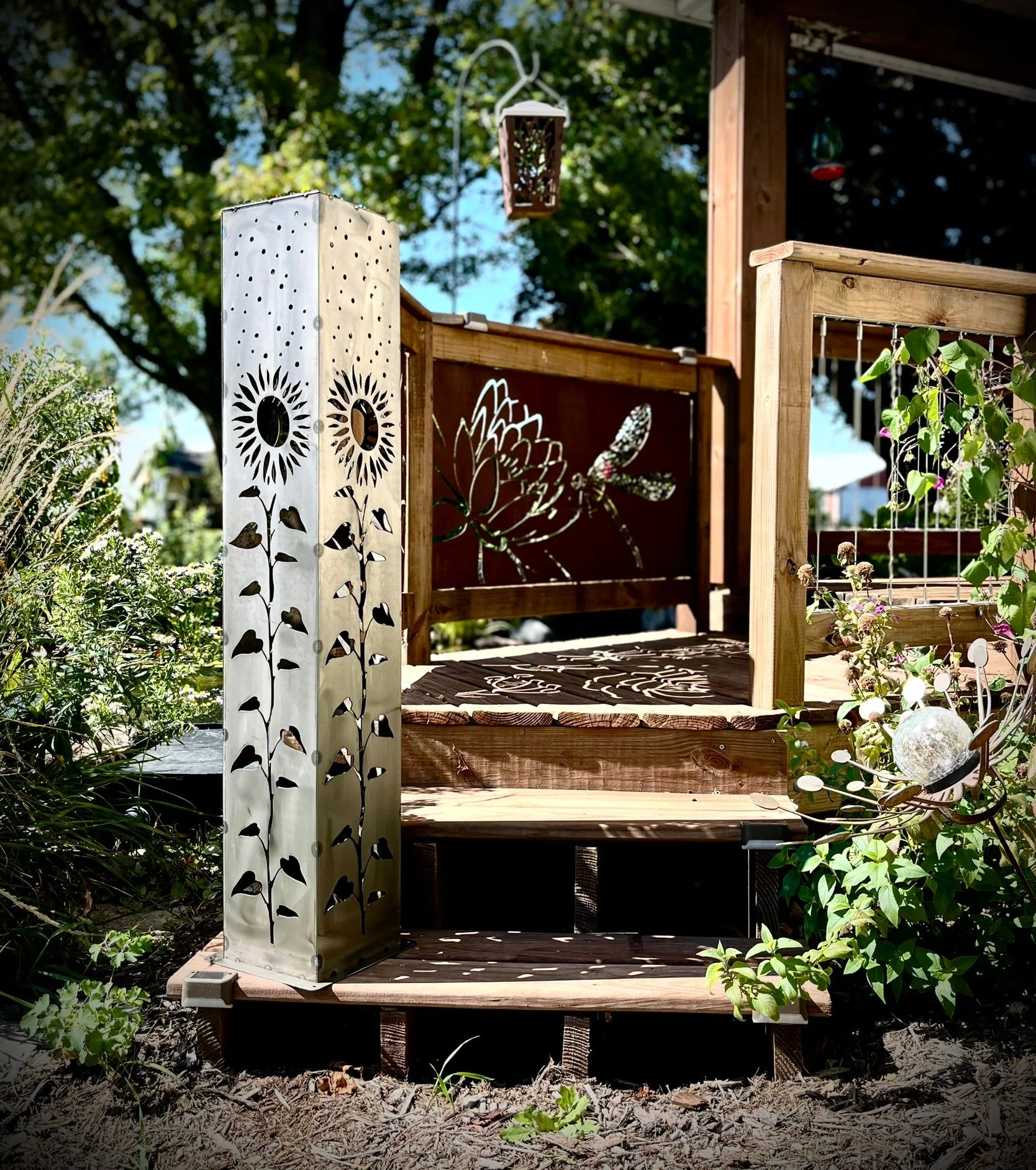 XL Square Sunflower Solar Pillar | Multiple Sizes - Image 2