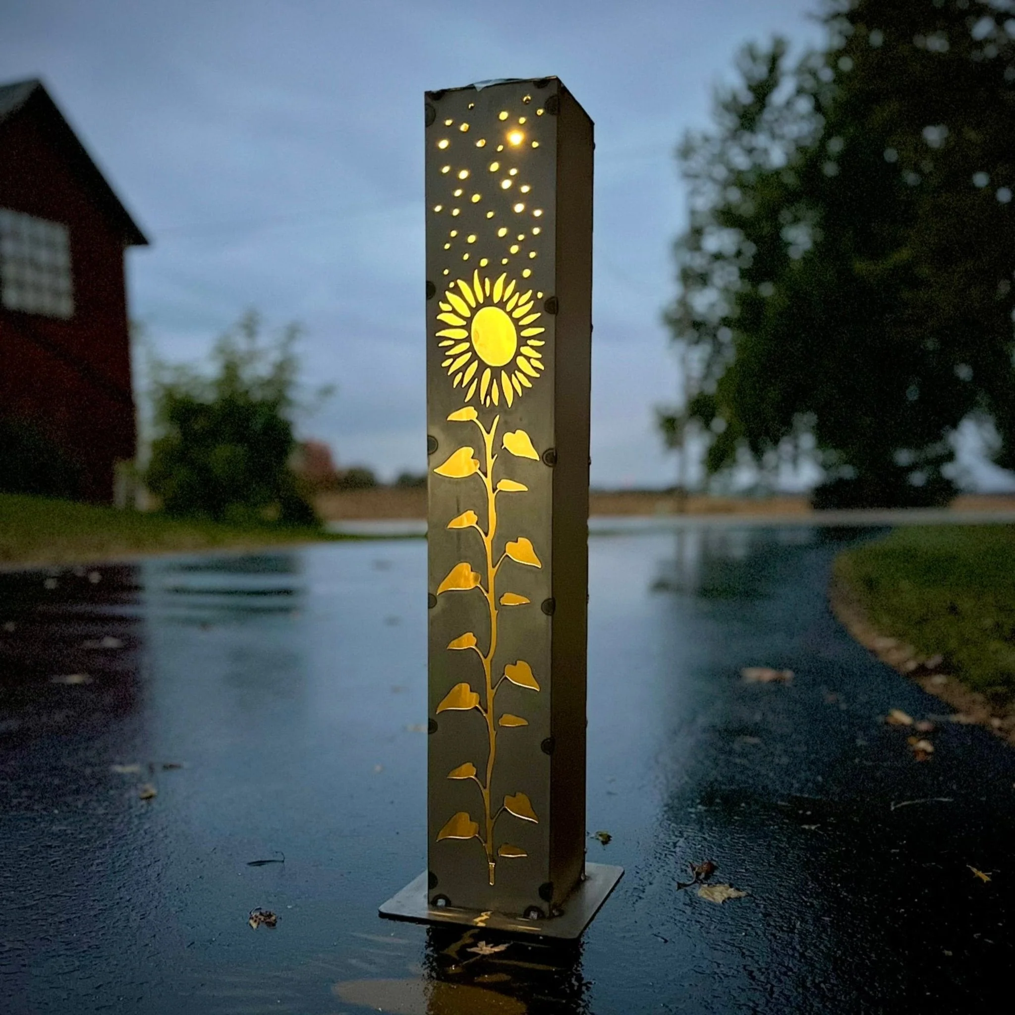 XL Square Sunflower Solar Pillar | Multiple Sizes - Image 3